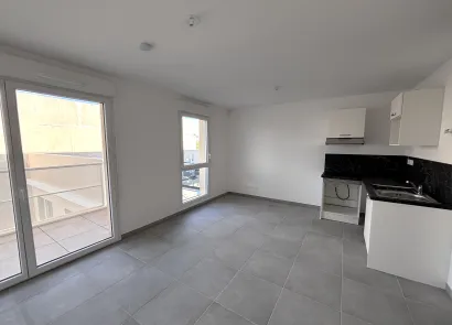 Location 84170 monteux 25411